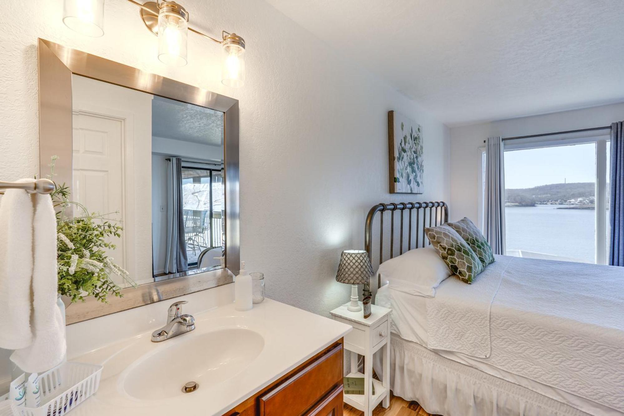 Modern Condo With Screened Balcony And Views! Osage Beach Eksteriør bilde